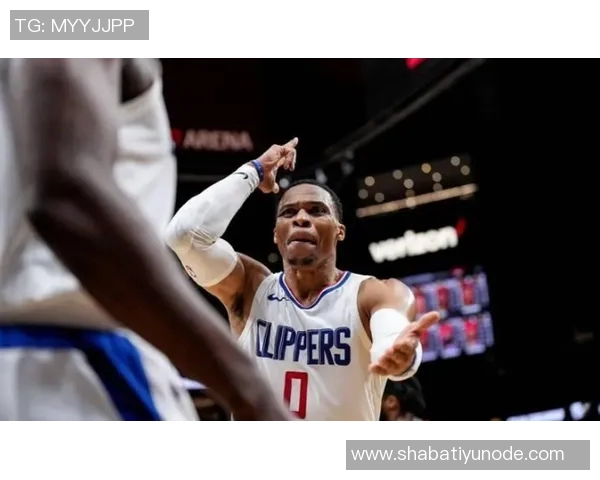 威少第三节表现惊艳科尔称其为年轻球员上了一堂生动的课 威少第三节表现惊艳科尔称其为年轻球员上了一堂生动的课