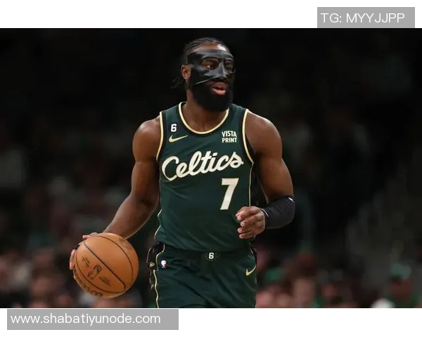 杰伦布朗强调年轻锋线心态稳定继续为他们提供支持与成长机会 杰伦布朗强调年轻锋线心态稳定继续为他们提供支持与成长机会