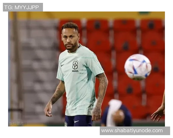 内马尔紧闭双眼深情拥抱罗尔海瑟庆祝绝杀成功逃离降级区 内马尔紧闭双眼深情拥抱罗尔海瑟庆祝绝杀成功逃离降级区