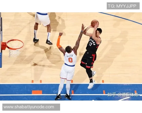 卡梅隆克里斯蒂第三节表现出色6中4砍下12分2助攻展现潜力