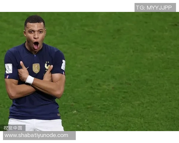 姆巴佩分享庆祝照片称国家德比胜利归球队活力无限展现精彩表现 姆巴佩分享庆祝照片称国家德比胜利归球队活力无限展现精彩表现