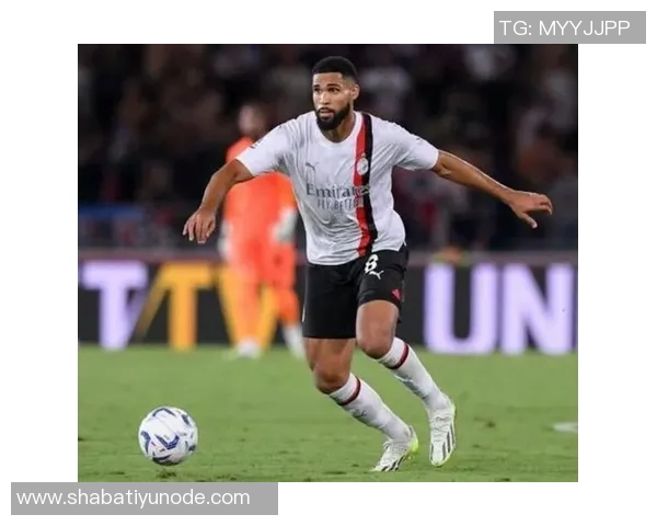 奇克重返英格兰国家队七年后获赠纪念帽子表达喜悦之情